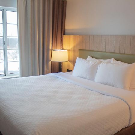 Country Inn & Suites By Radisson, Big Rapids, Mi Екстер'єр фото