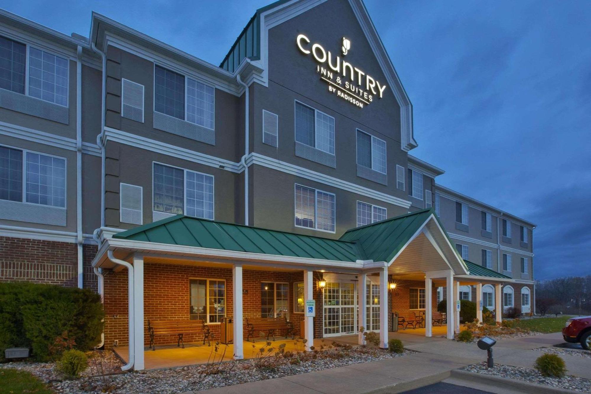 Country Inn & Suites By Radisson, Big Rapids, Mi Екстер'єр фото