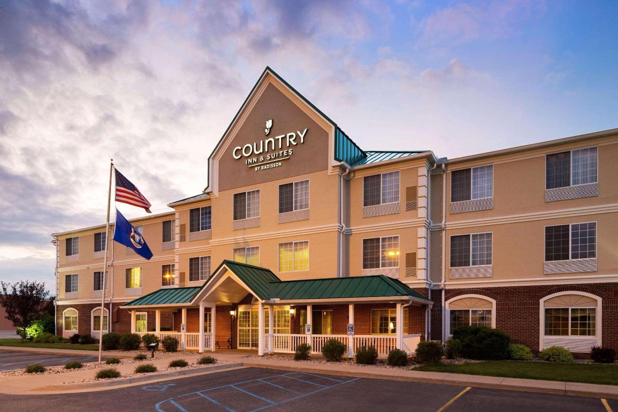 Country Inn & Suites By Radisson, Big Rapids, Mi Екстер'єр фото