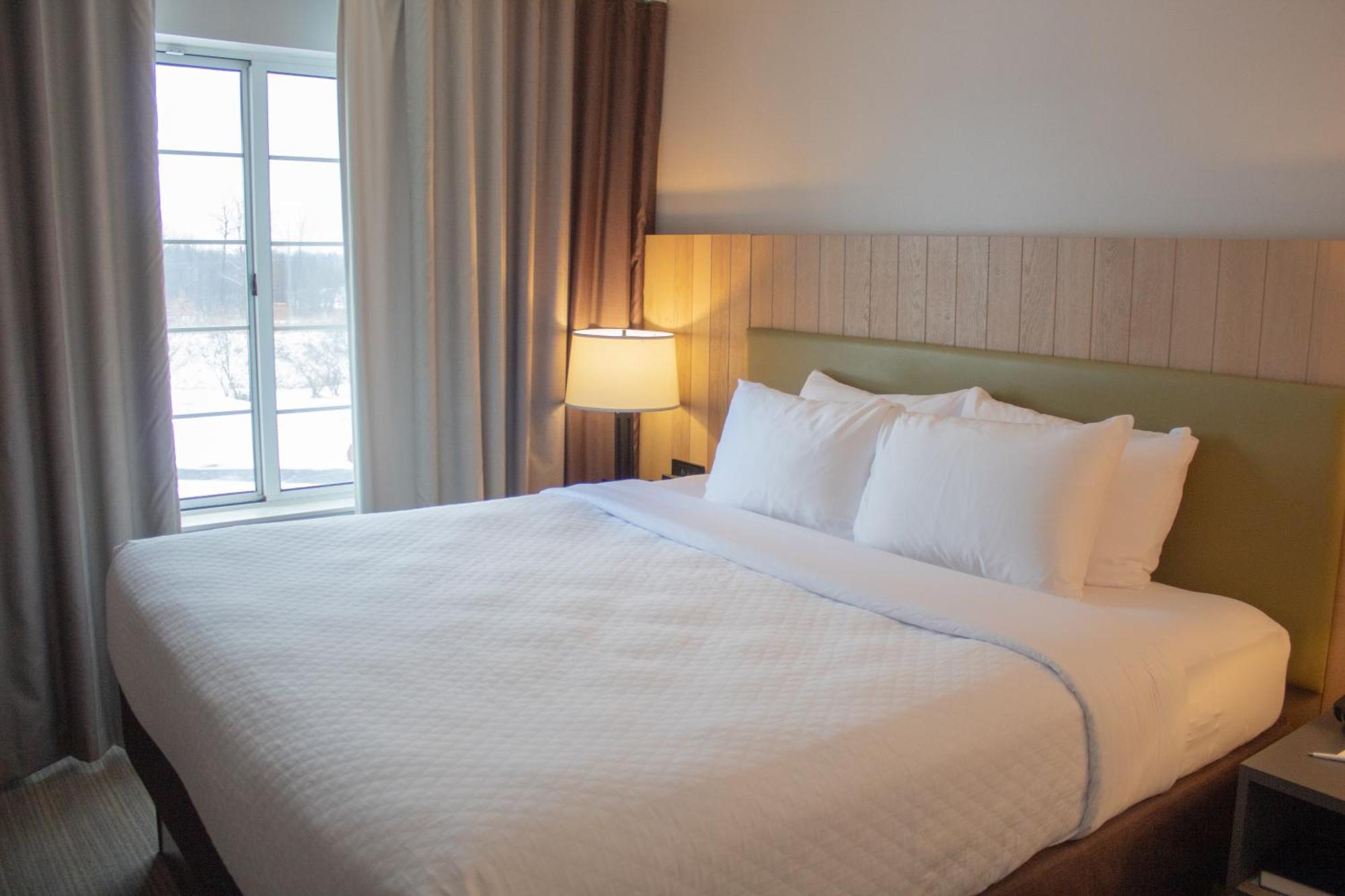 Country Inn & Suites By Radisson, Big Rapids, Mi Екстер'єр фото